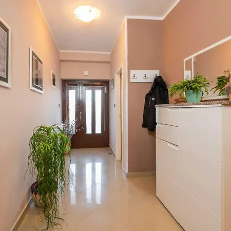 In 51162 Labin (Istria)